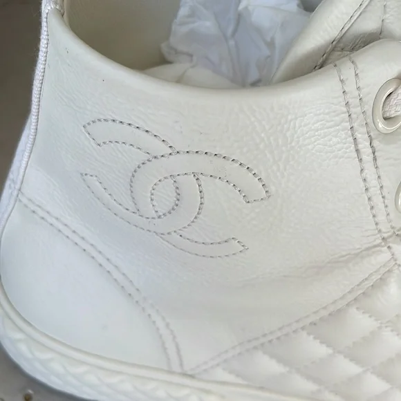 Chanel 21b high top white black quilted trainer cap toe velvet sneakers sz 38.5 - Picture 2 of 12